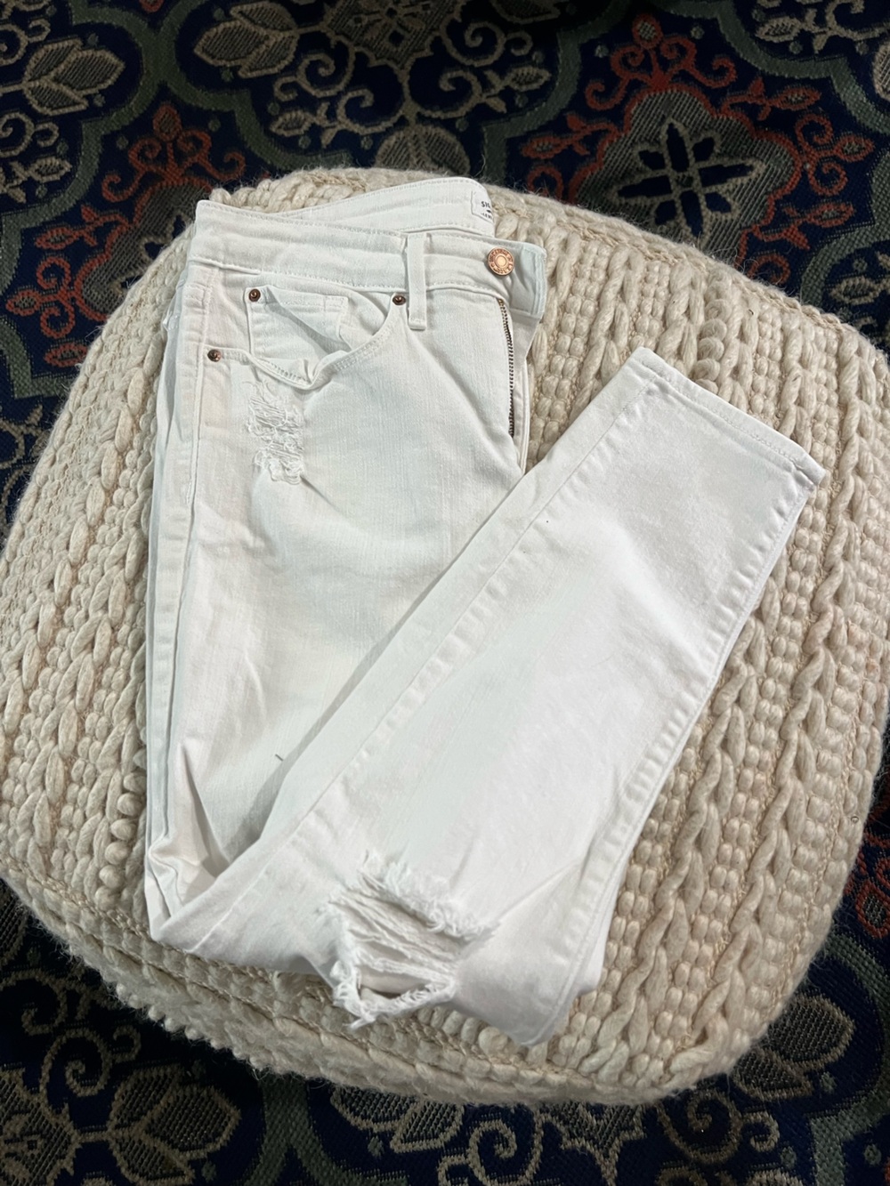 Levi's Women's White Straight Leg Distressed Mid Rise Skinny Crop Jeans